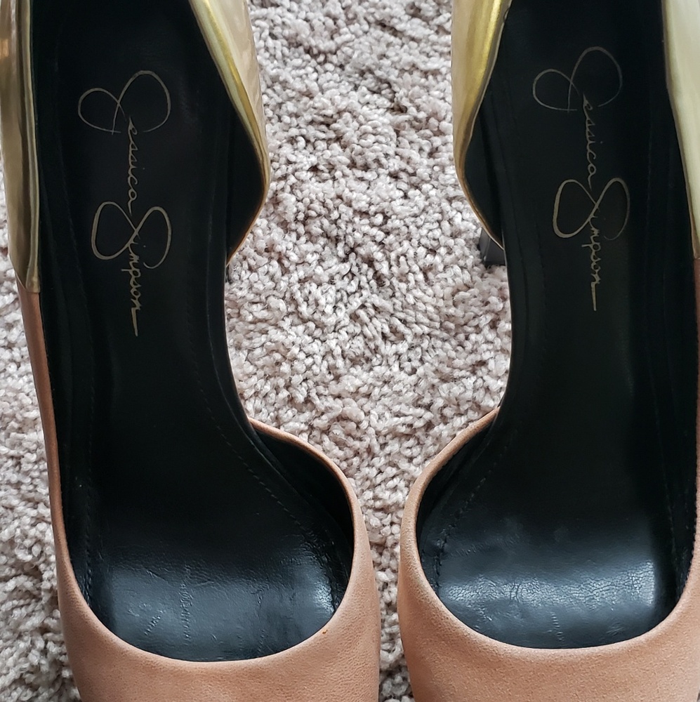 Shoes - Picture 3 of 4